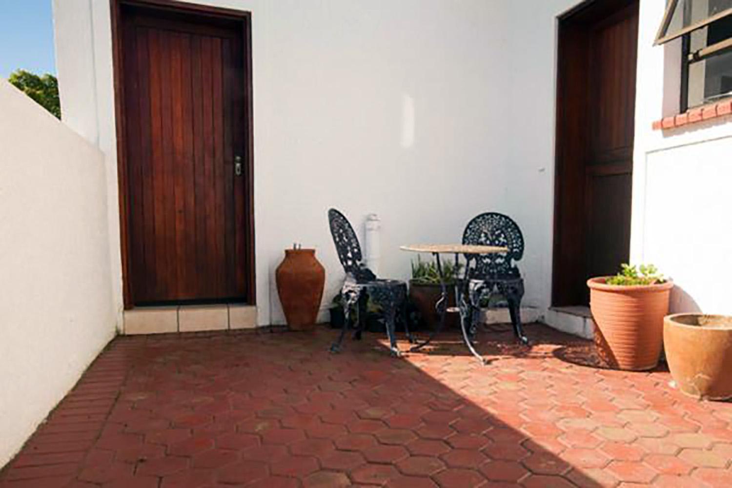 Fly Me To The Moon Guesthouse Mossel Bay Exterior photo