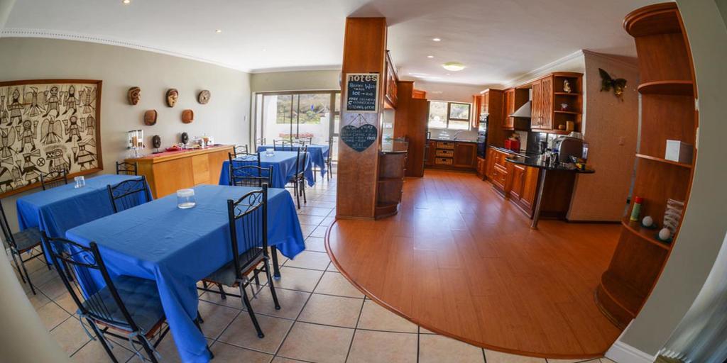Fly Me To The Moon Guesthouse Mossel Bay Exterior photo