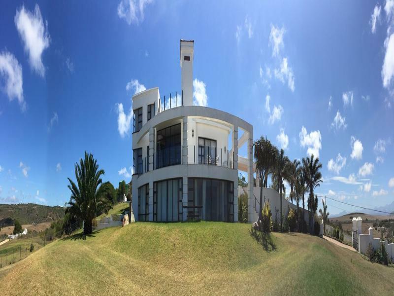 Fly Me To The Moon Guesthouse Mossel Bay Exterior photo